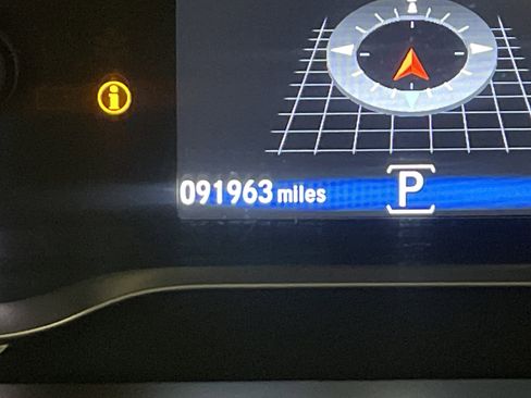 Certified 2017 Honda Pilot Touring image 21