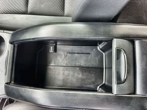 Used 2018 Toyota Highlander LE FWD image 27