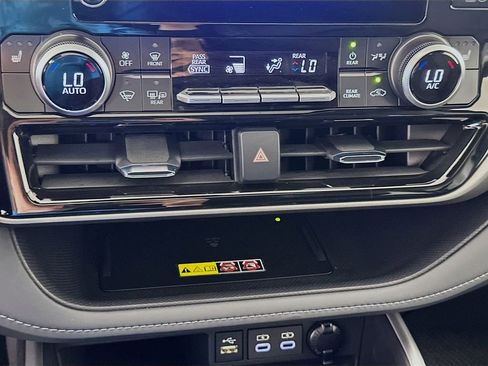 Certified 2026 Toyota Highlander XLE AWD/4WD image 16