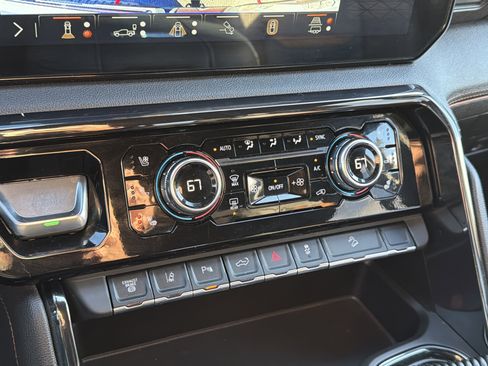 Used 2024 GMC Sierra 2500 AT4 w/ AT4 Premium Plus Package image 21