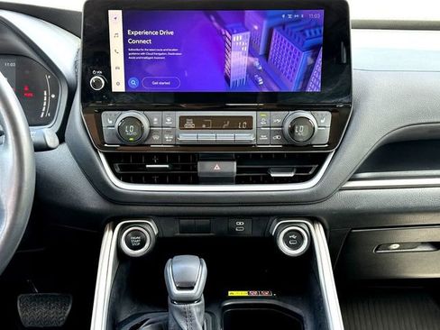 Used 2024 Toyota Grand Highlander XLE AWD/4WD image 28