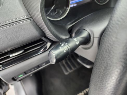 Used 2023 Nissan Sentra SV image 40