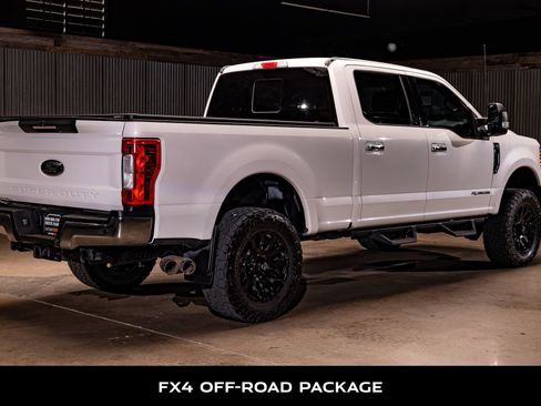 Used 2017 Ford F250 Lariat w/ Lariat Ultimate Package AWD/4WD image 9