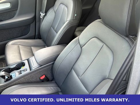 Certified 2025 Volvo XC40 B5 Core AWD/4WD image 28
