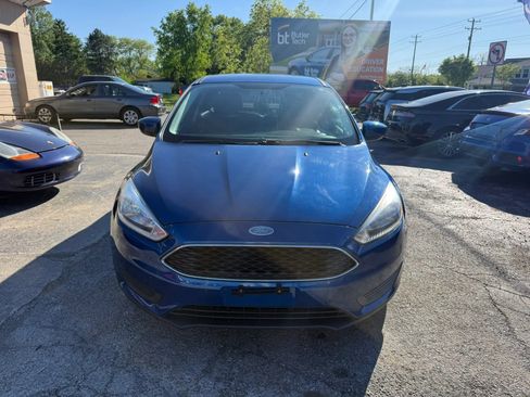 Used 2018 Ford Focus SE FWD image 3