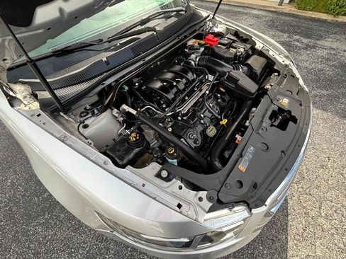 Used 2018 Ford Taurus SE FWD image 36