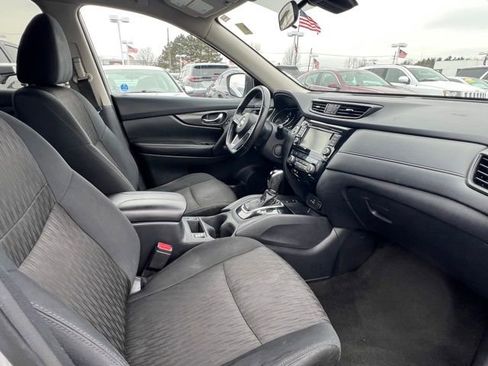 Used 2019 Nissan Rogue SV w/ Premium Package AWD/4WD image 15