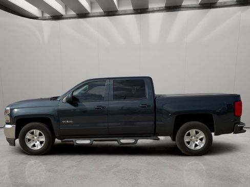 Used 2018 Chevrolet Silverado 1500 LT w/ LT Eassist Package image 2