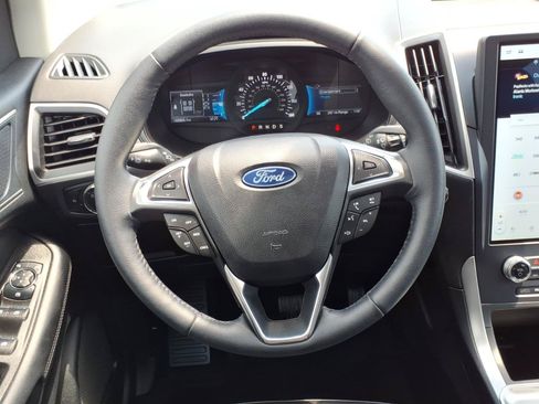 Certified 2023 Ford Edge SEL w/ Convenience Package AWD/4WD image 11