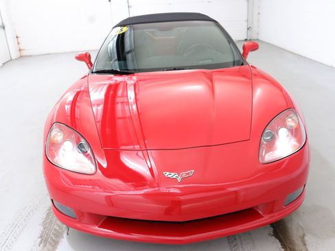 Used 2005 Chevrolet Corvette Convertible w/ Preferred Equipment Group image 2