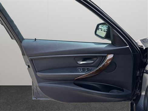Used 2016 BMW 320i xDrive Sedan AWD/4WD image 19