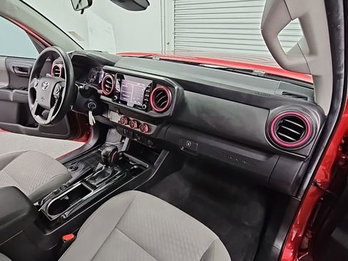 Used 2022 Toyota Tacoma SR image 33