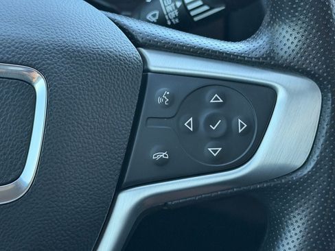 Used 2022 GMC Terrain SLE w/ Driver Convenience Package FWD image 18
