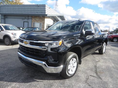 Used 2025 Chevrolet Silverado 1500 LT image 1