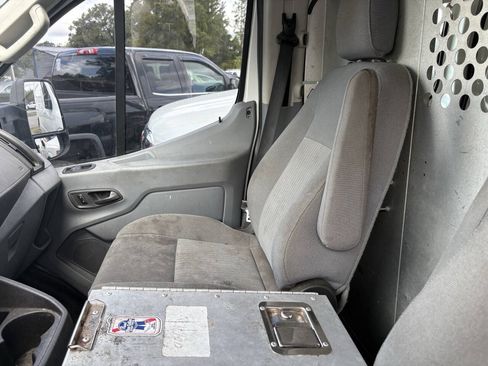 Used 2016 Ford Transit 150 130 Low Roof w/ Exterior Upgrade Package RWD image 5