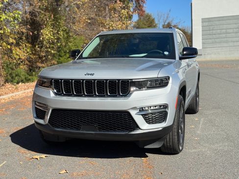 Used 2022 Jeep Grand Cherokee Limited 4xe image 3