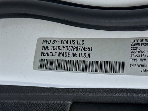 Used 2023 Jeep Grand Cherokee Overland w/ Luxury Tech Group IV image 36