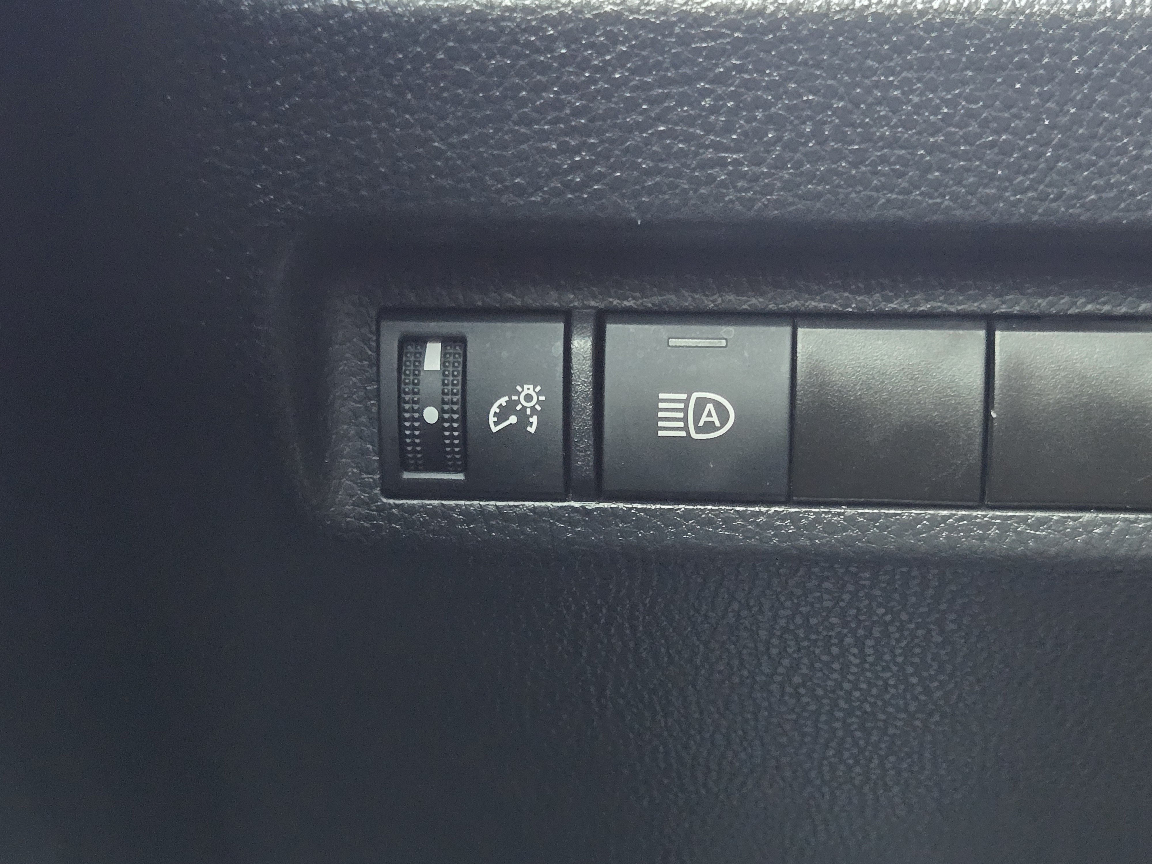 Used 2024 Toyota RAV4 XLE w/ Convenience Package FWD image 23