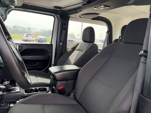 Used 2023 Jeep Wrangler Sport image 23