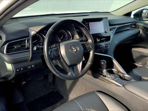 Used 2022 Toyota Camry SE FWD image 18