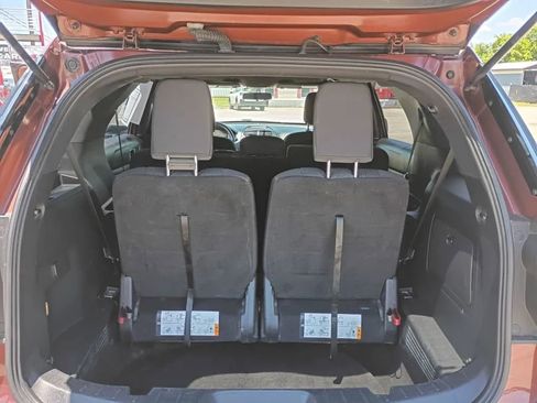 Used 2018 Ford Explorer XLT FWD image 19
