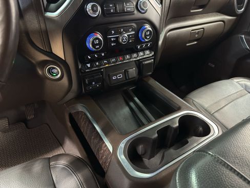 Used 2023 GMC Sierra 2500 Denali w/ Denali Ultimate Package image 22