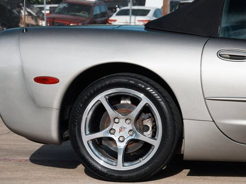Used 2002 Chevrolet Corvette Convertible w/ Preferred Equipment Group2 RWD image 23