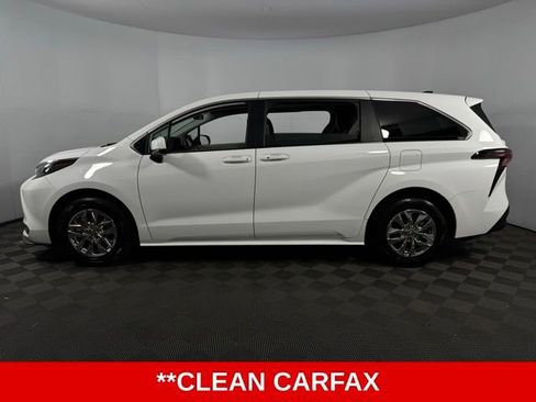 Used 2024 Toyota Sienna LE image 5