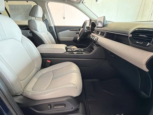 Used 2025 Honda Pilot EX-L image 23