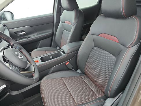 New 2026 Nissan Kicks SR w/ Cold Weather Package image 14