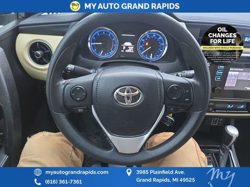 Used 2019 Toyota Corolla LE image 14