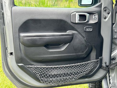Certified 2021 Jeep Wrangler Sport AWD/4WD image 12