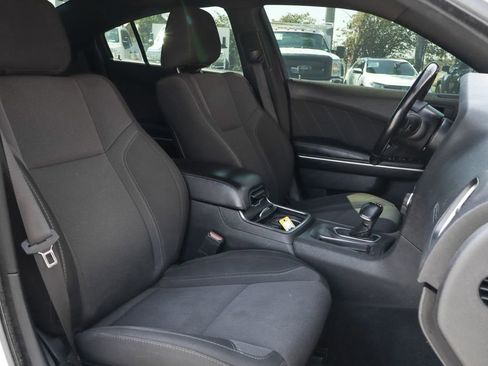 Used 2019 Dodge Charger SXT image 34