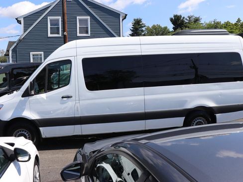 Used 2025 Mercedes-Benz Sprinter 2500 image 2
