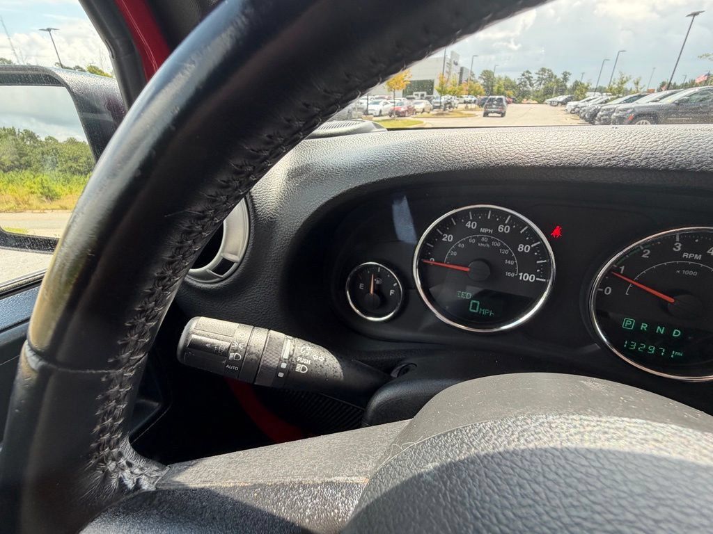 Used 2018 Jeep Wrangler Unlimited Sahara w/ Connectivity Group AWD/4WD image 46