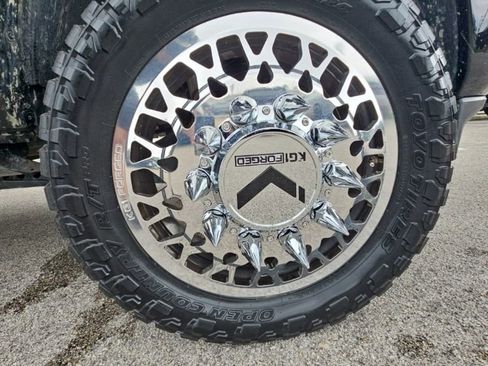 Used 2024 RAM 3500 Limited AWD/4WD image 9