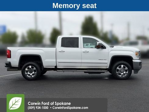 Used 2018 GMC Sierra 2500 SLT w/ Duramax Plus Package AWD/4WD image 8