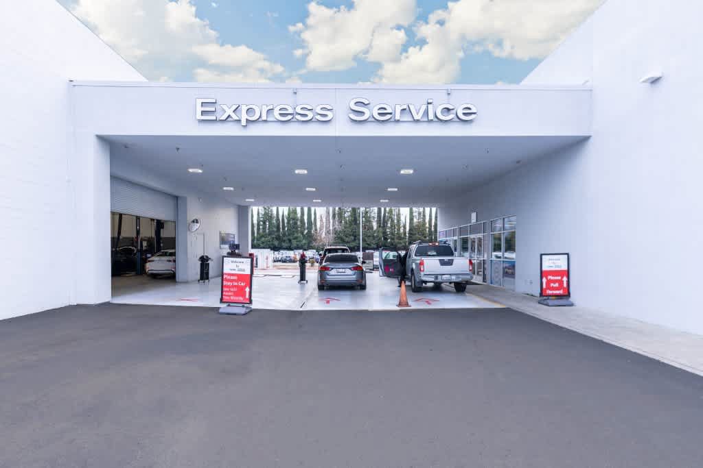 Used 2017 Acura ILX FWD image 32
