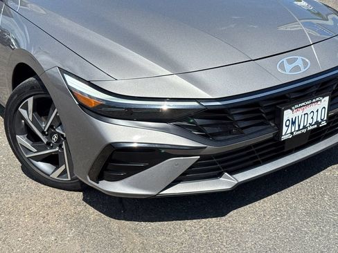 Used 2024 Hyundai Elantra Limited FWD image 6