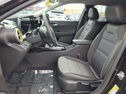 Used 2024 Chevrolet Trax LT w/ Driver Confidence Package FWD image 13