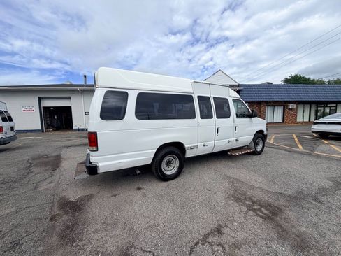 Used 2014 Ford E-250 and Econoline 250 Extended w/ Power Group RWD image 42