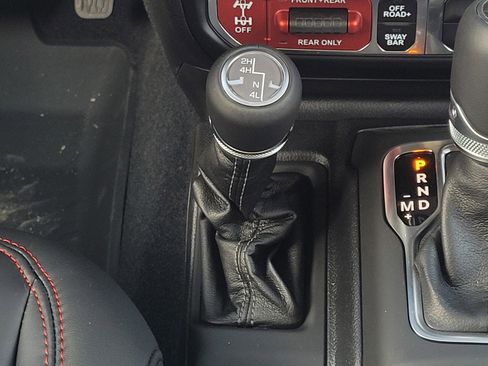 New 2025 Jeep Wrangler Unlimited Rubicon w/ Technology Group image 18