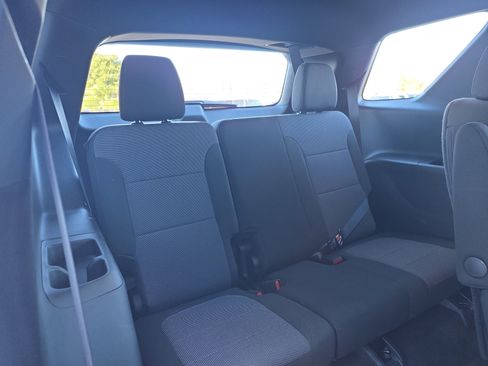 Used 2023 Chevrolet Traverse LT image 37