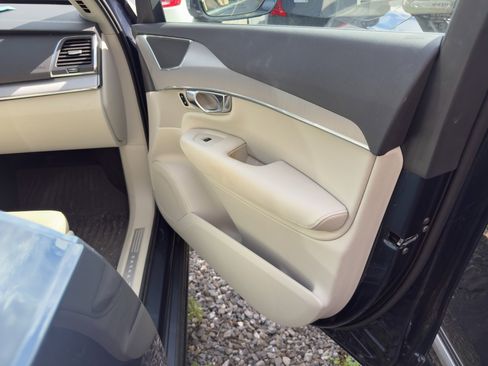 Certified 2023 Volvo XC90 B5 Core w/ Climate Package image 14