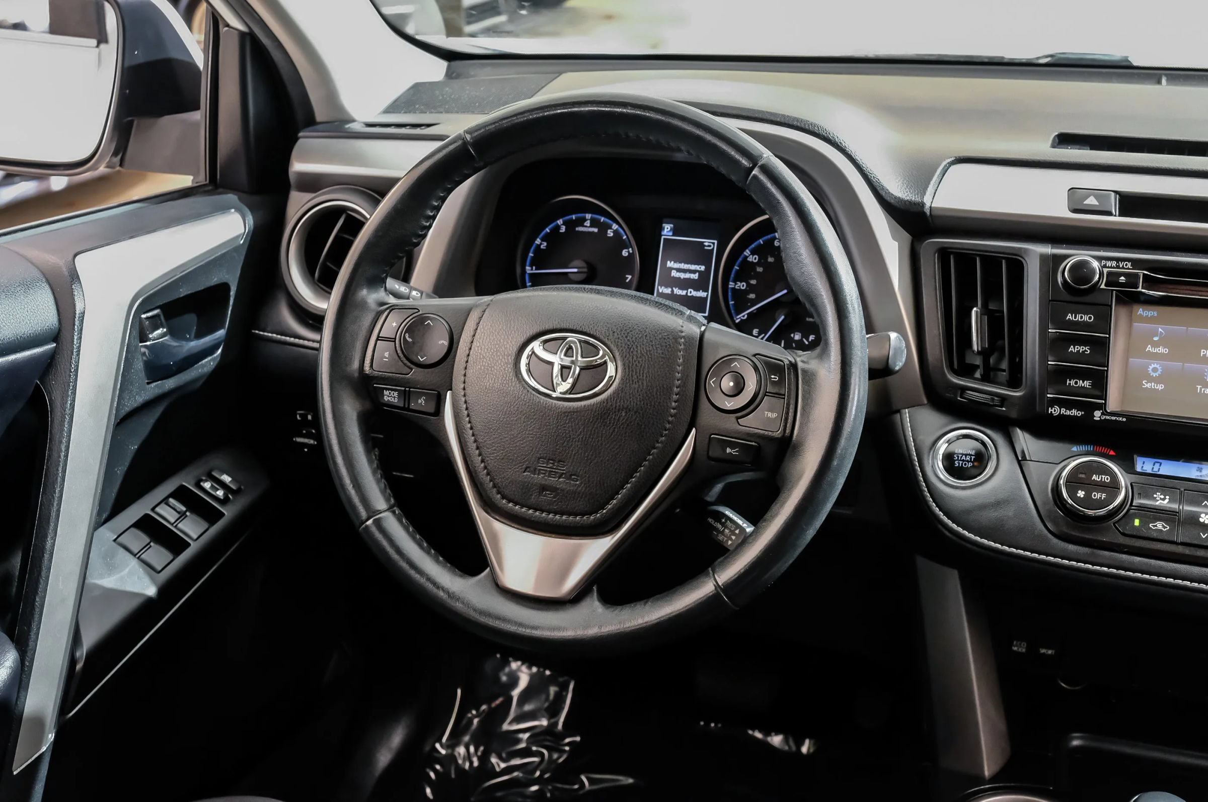 Used 2018 Toyota RAV4 XLE w/ Plus Extra Value Package FWD image 18