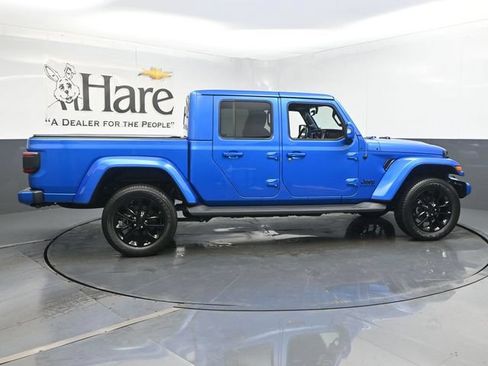 Used 2022 Jeep Gladiator Overland AWD/4WD image 36