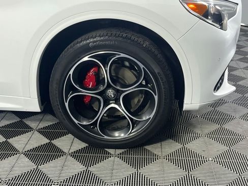 Used 2022 Alfa Romeo Stelvio Veloce image 13