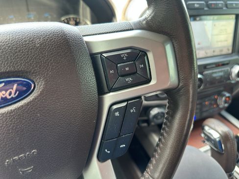 Used 2018 Ford F150 King Ranch w/ Equipment Group 601A Luxury AWD/4WD image 27