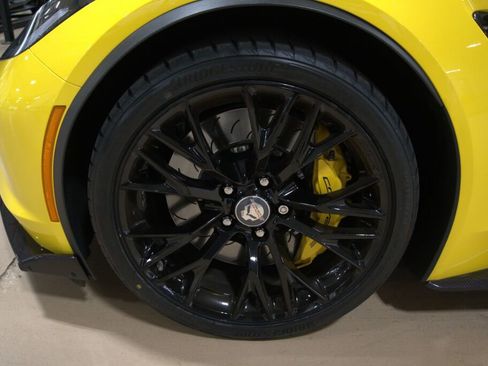 Used 2016 Chevrolet Corvette Z06 w/ 3LZ Preferred Equipment Group RWD image 35
