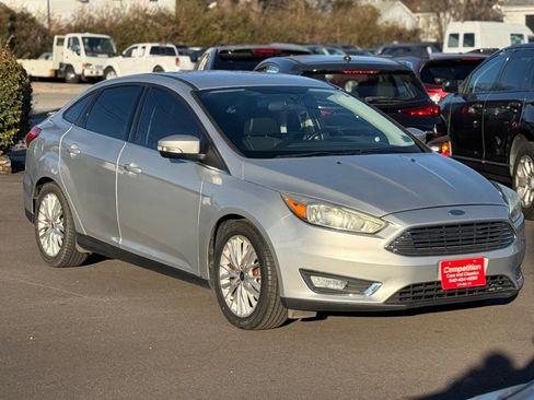 Used 2015 Ford Focus Titanium image 3